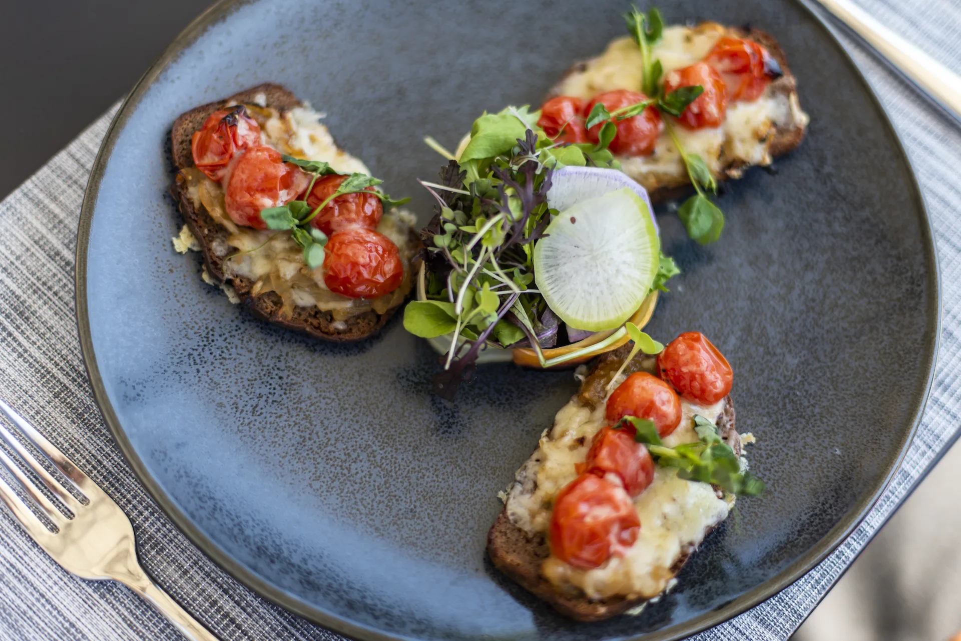 Vettä Nordic Spa karelian pies